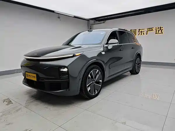 Li Auto L8 2025