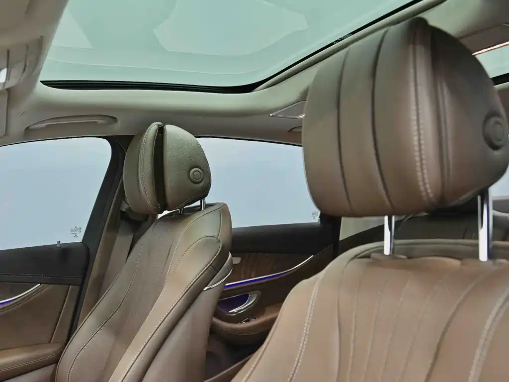 Mercedes-Benz E-Class 2022 — фото 35