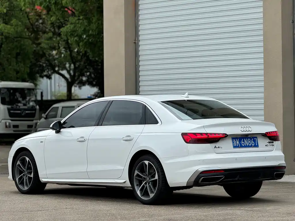 Audi A4L 2021 — фото 3