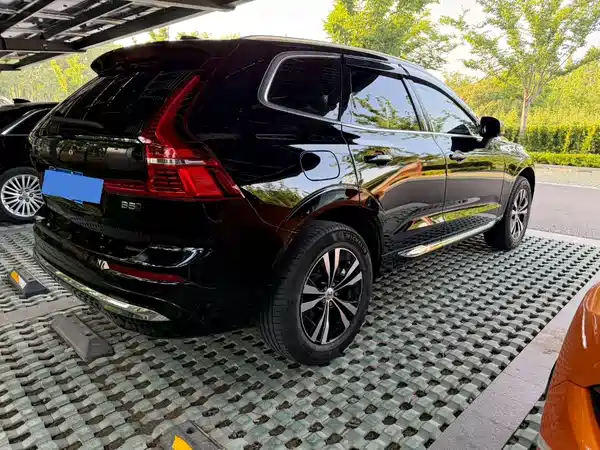 Volvo XC60 2025