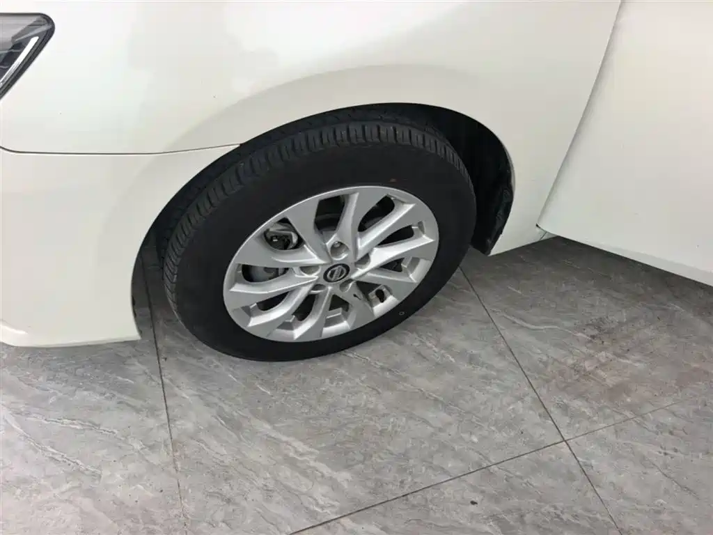 Nissan Sylphy 2017 — фото 23