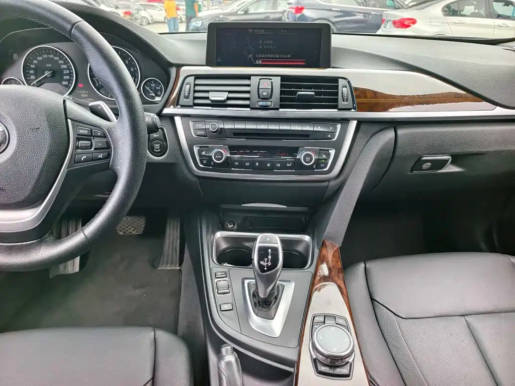 BMW 3 Series 2014 — фото 11