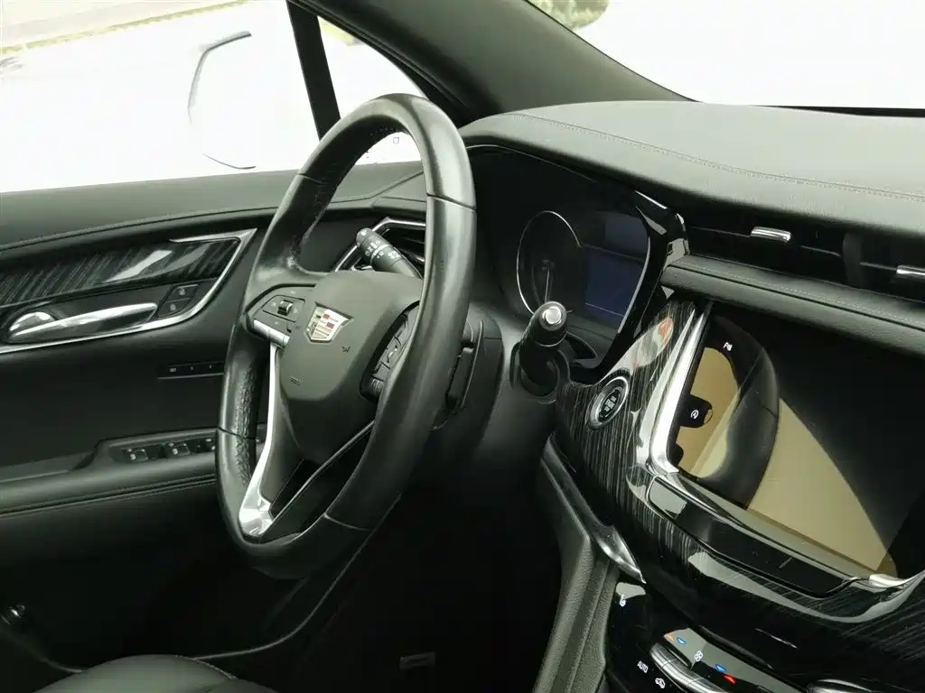 Cadillac XT6 2021 — фото 22