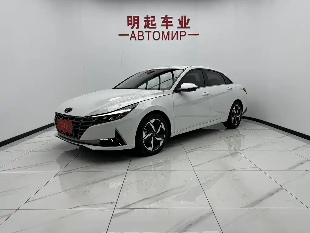 Hyundai Elantra 2022