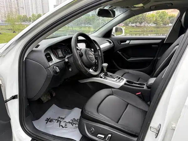 Audi A4L 2015