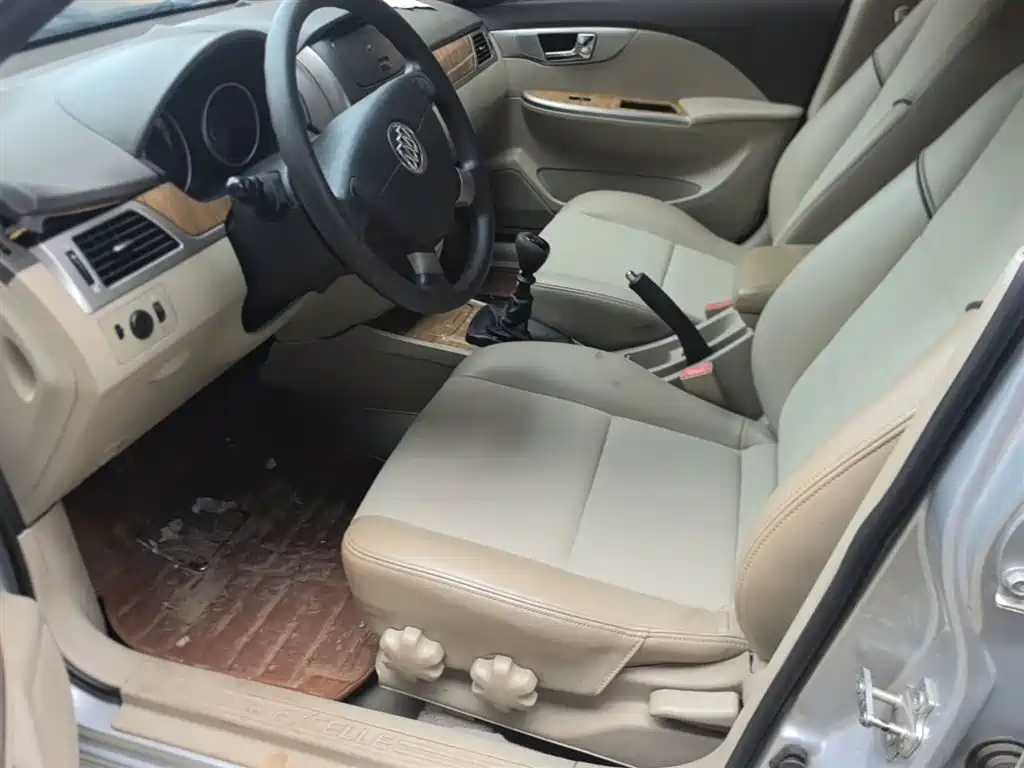 Buick Excelle 2015 — фото 15