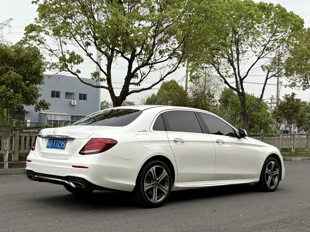 Mercedes-Benz E-Class 2018 — фото 9