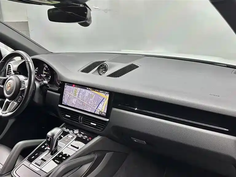 Porsche Cayenne New Energy 2020 — фото 15