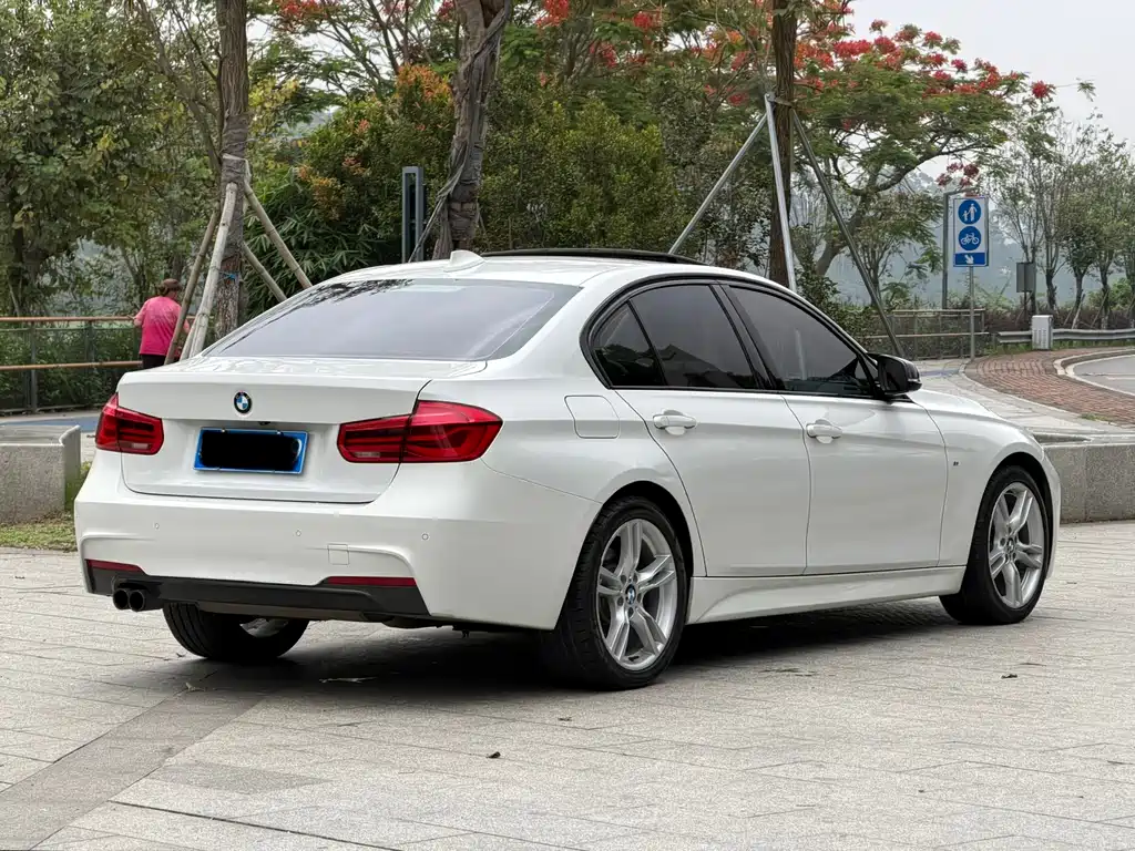 BMW 3 Series 2017 — фото 10