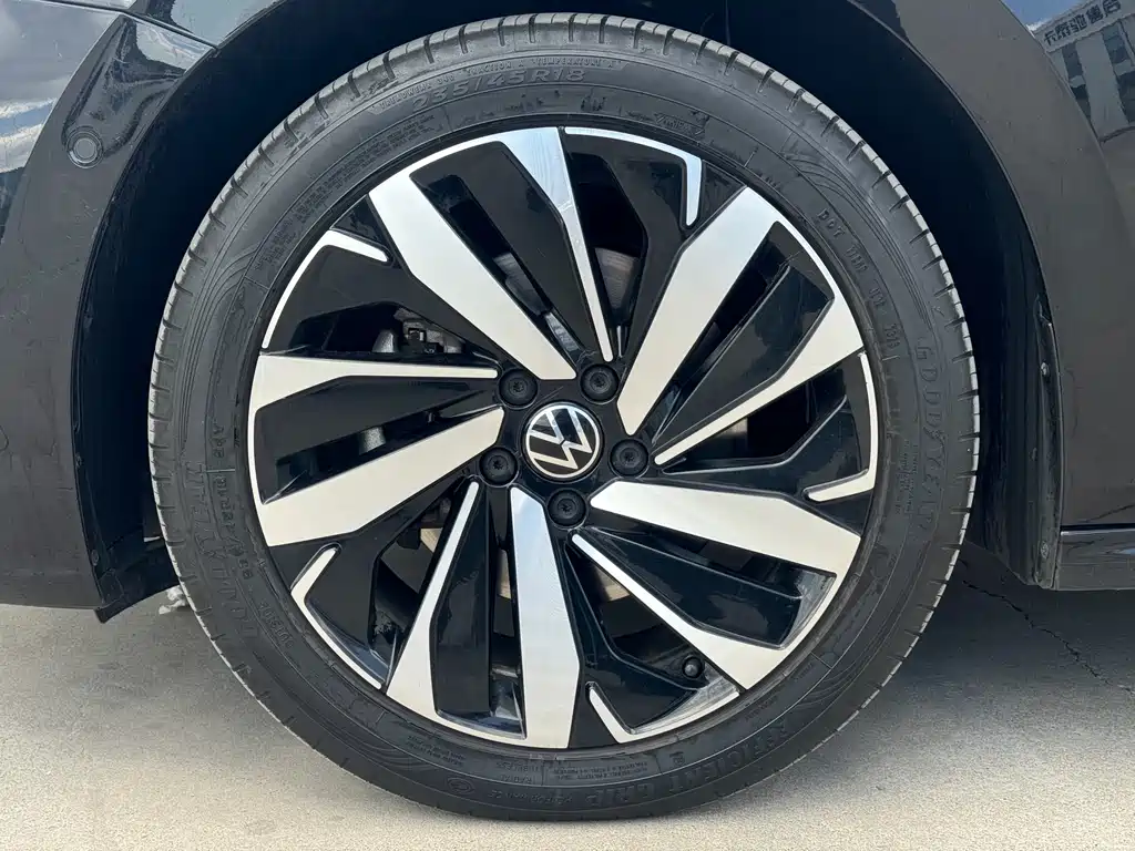 Volkswagen Passat 2023 — фото 20