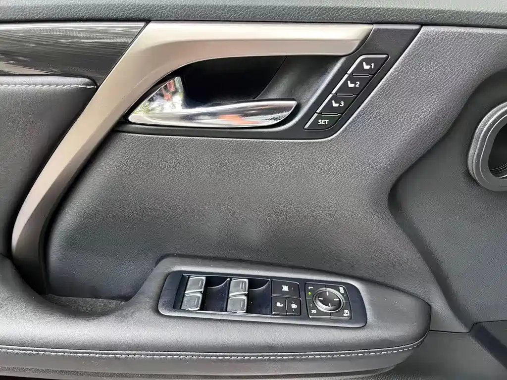 Lexus RX 2017 — фото 18