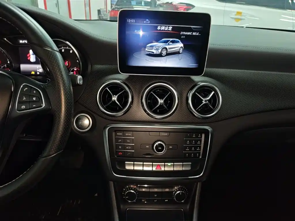 Mercedes-Benz GLA 2018 — фото 13