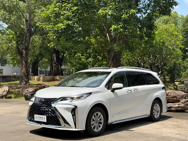 Toyota Granvia 2025