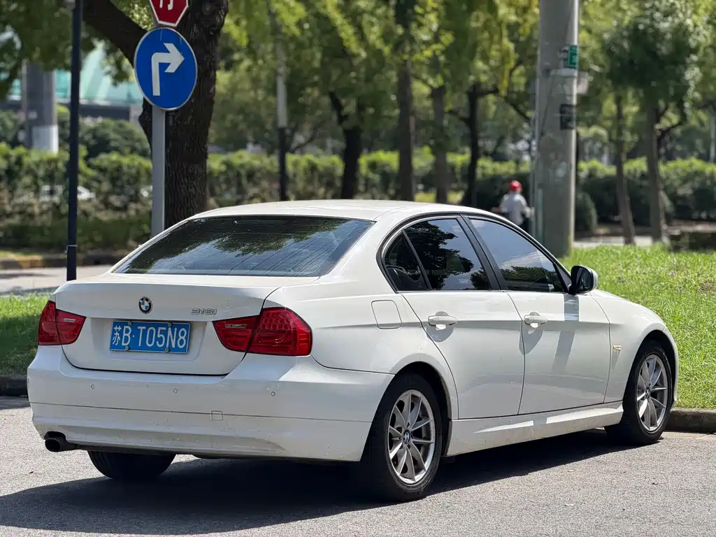 BMW 3 Series 2011