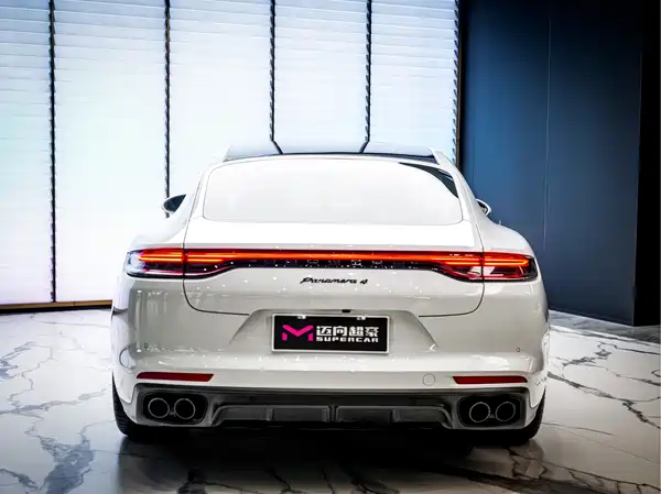 Porsche Panamera 2023