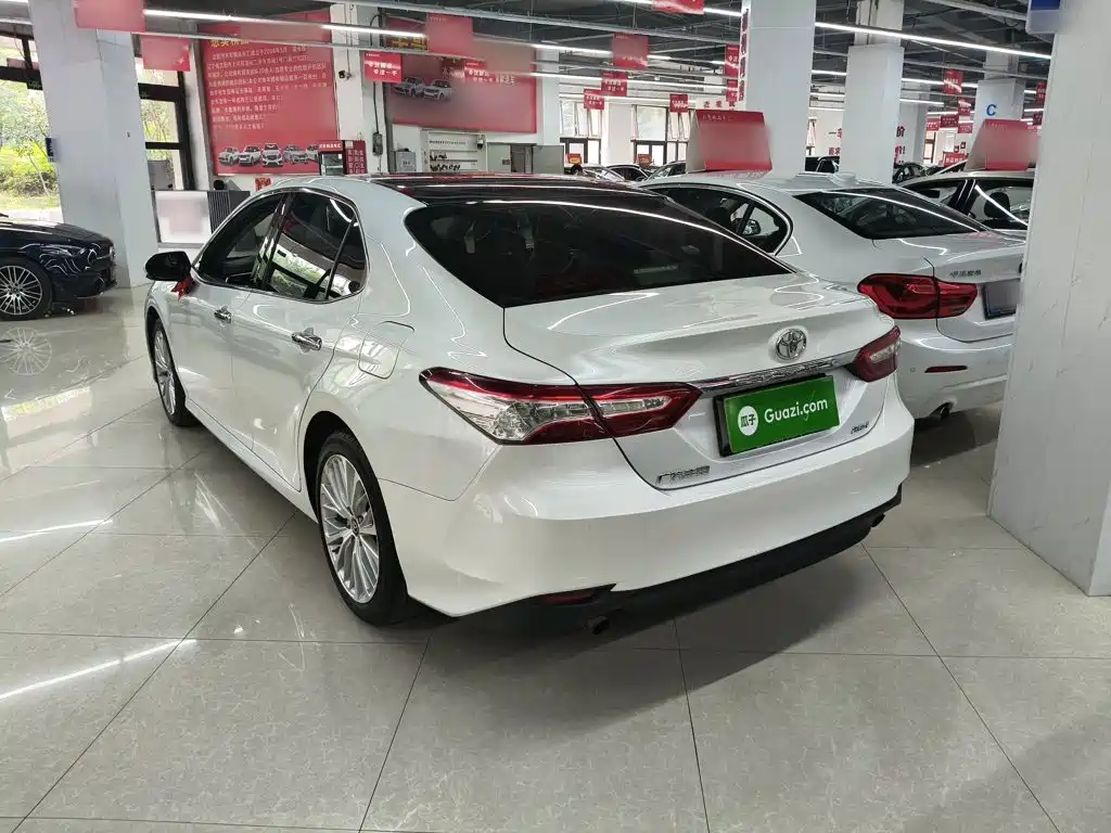 Toyota Camry 2020 — фото 14
