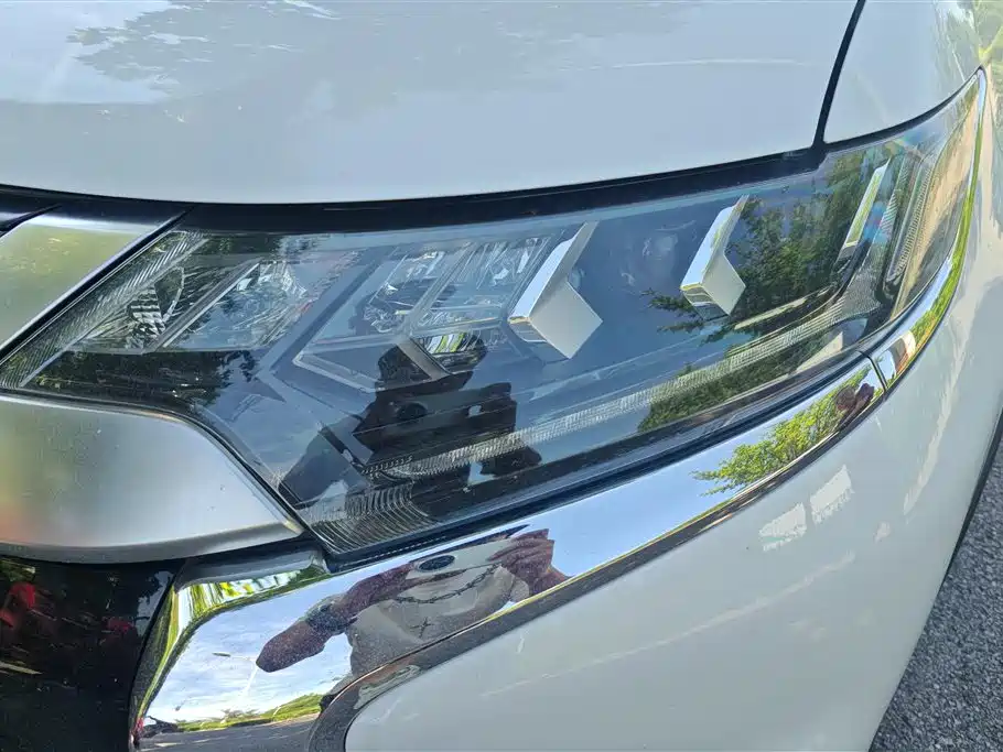 Mitsubishi Outlander 2021