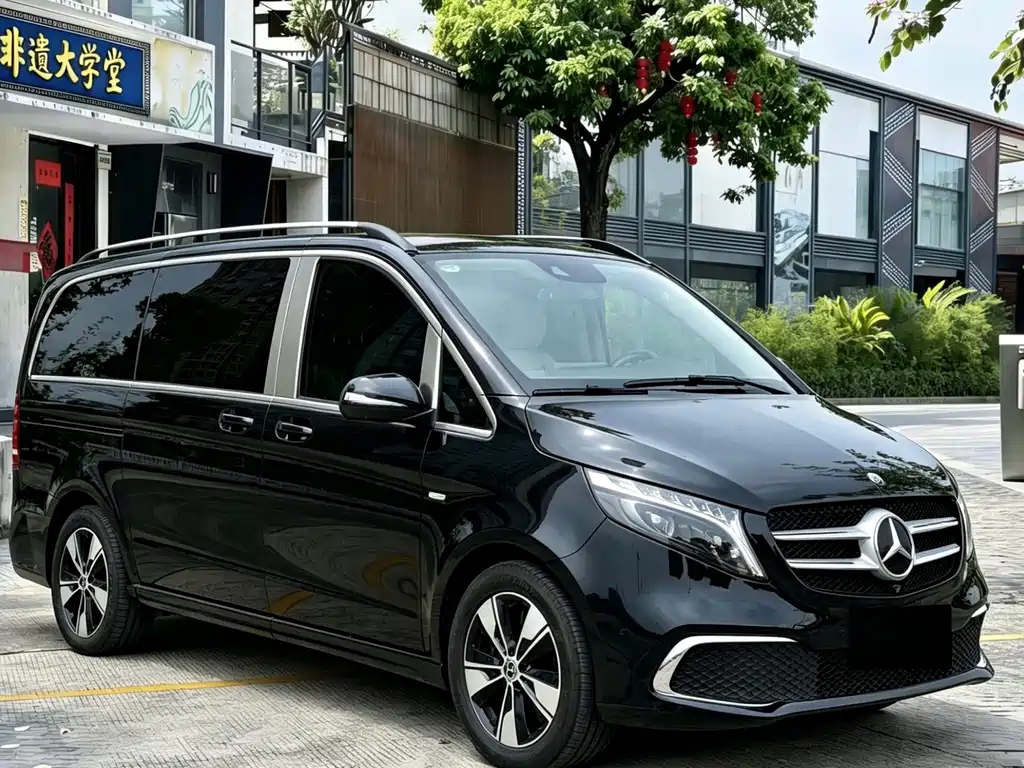 Mercedes-Benz V-Class 2023 — фото 3