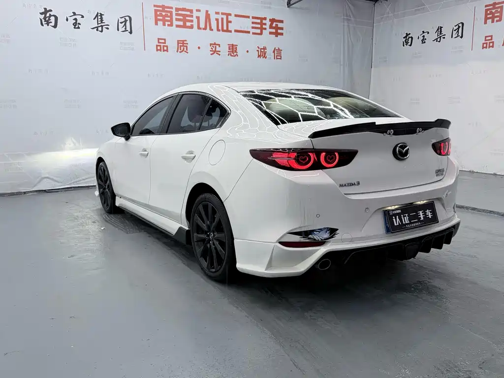 Mazda 3 Axela 2024 — фото 10