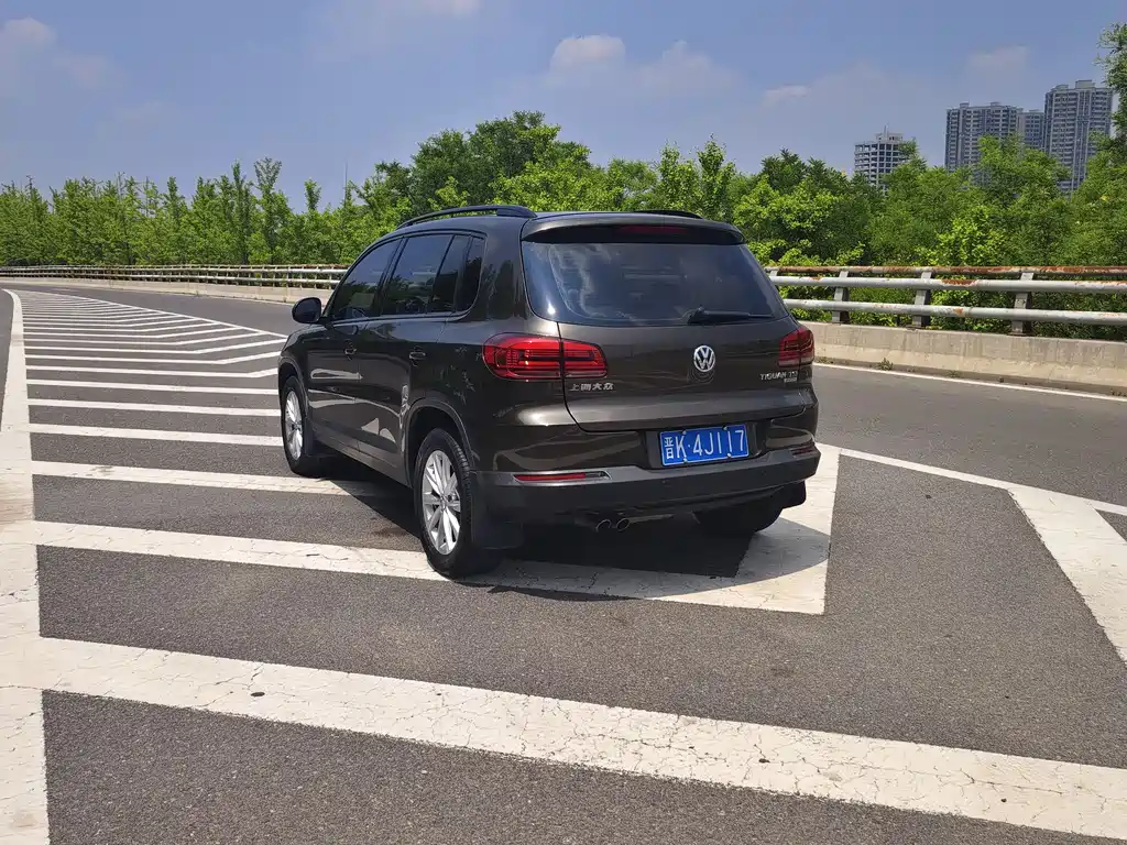 Volkswagen Tiguan 2015 — фото 12
