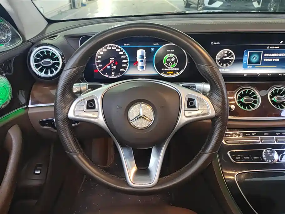 Mercedes-Benz E-Class 2017 — фото 15