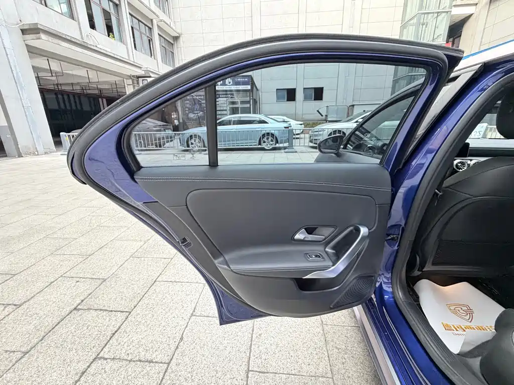 Mercedes-Benz A-Class 2021 — фото 9