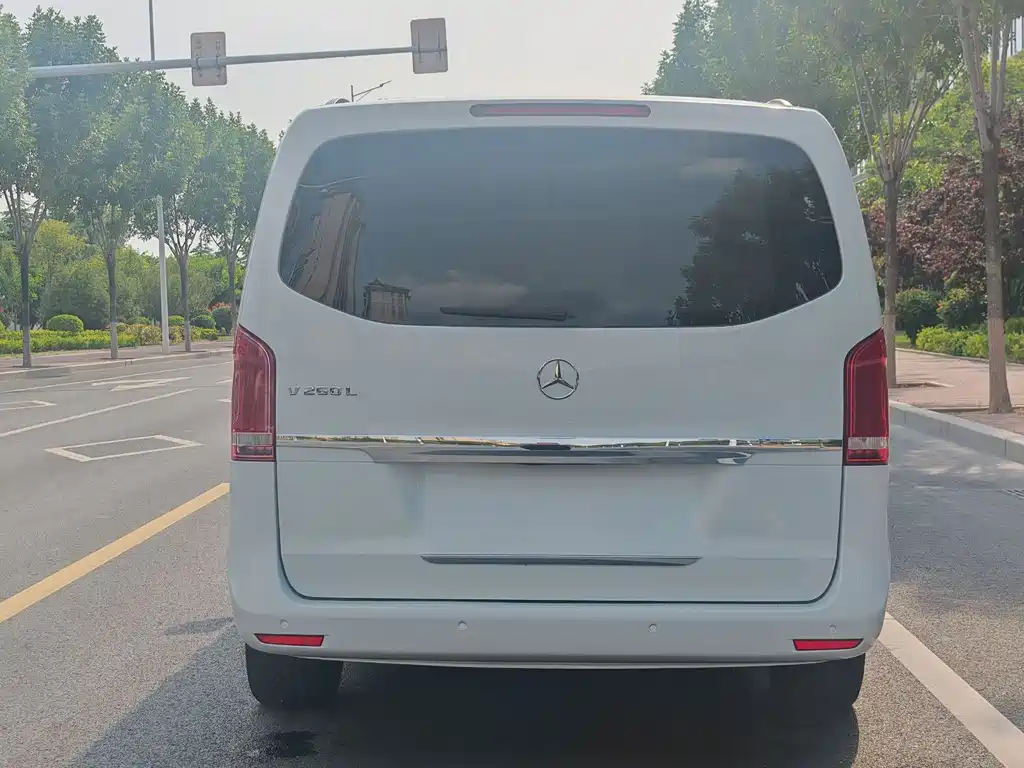 Mercedes-Benz V-Class 2016
