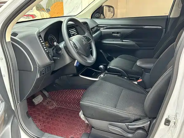 Mitsubishi Outlander 2021