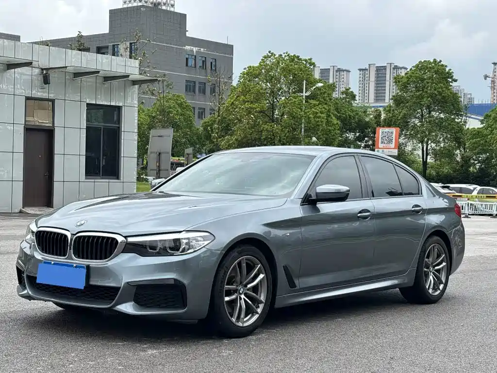 BMW 5 Series 2020 — фото 1