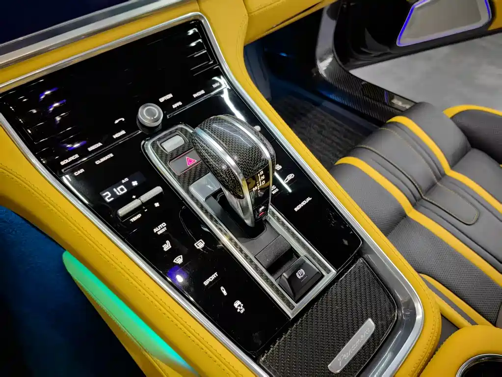 Porsche Panamera 2020 — фото 10