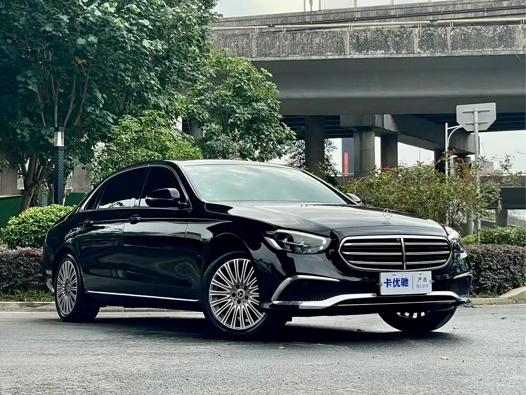 Mercedes-Benz E-Class 2022 — фото 6