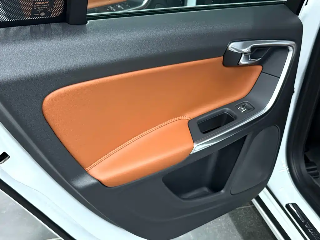 Volvo S60 2017 — фото 10