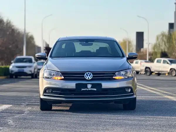 Volkswagen Sagitar 2018