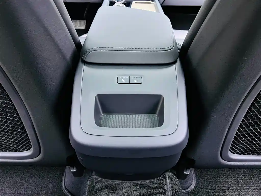 Volvo XC60 2026 — фото 16