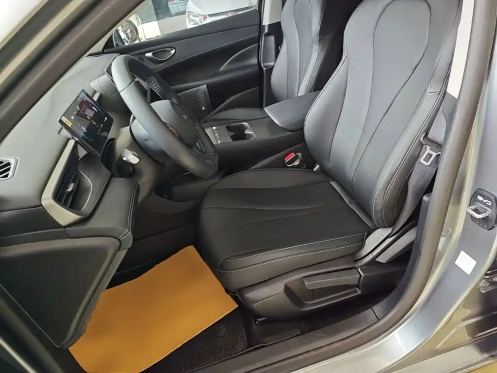 BYD Seal 05 DM-i 2025 — фото 15