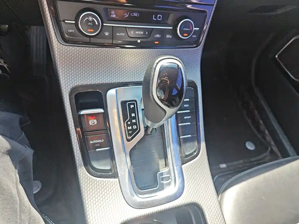 Geely Emgrand GS 2018 — фото 14