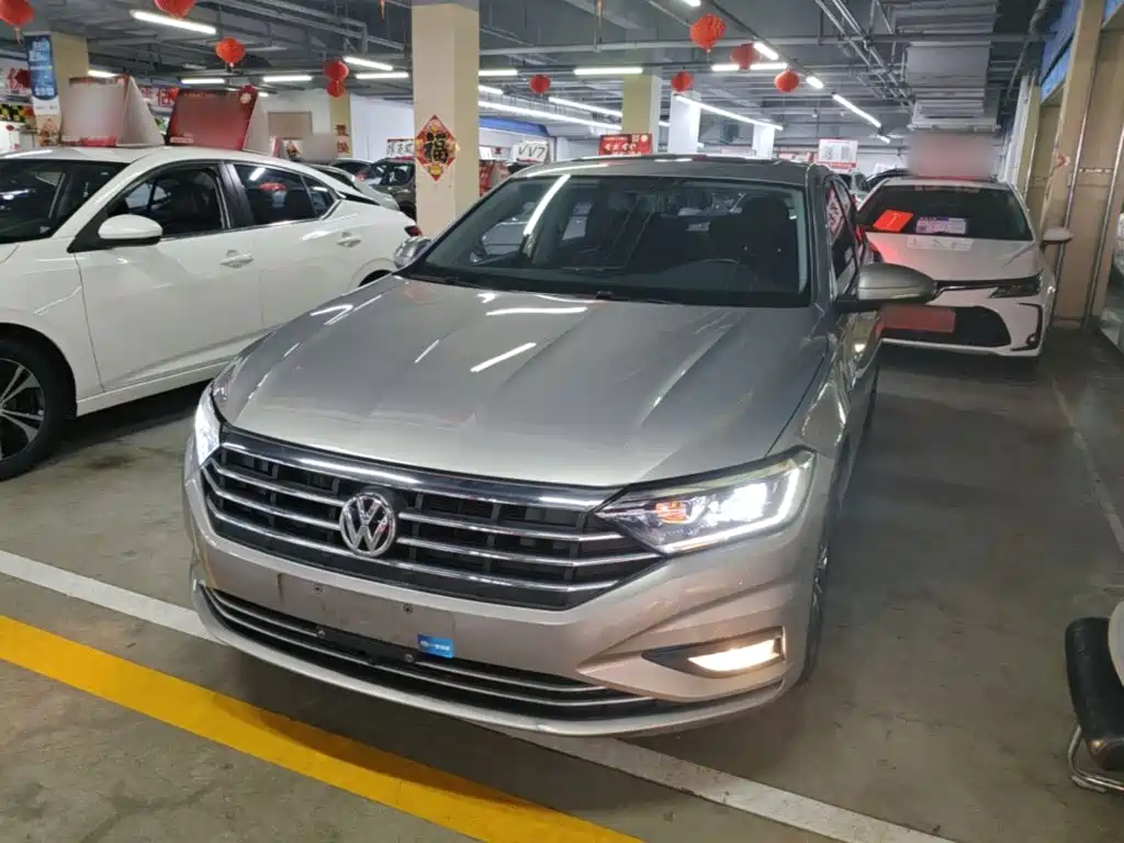 Volkswagen Sagitar 2020