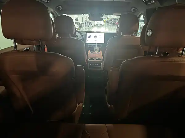 Li Auto L8 2023