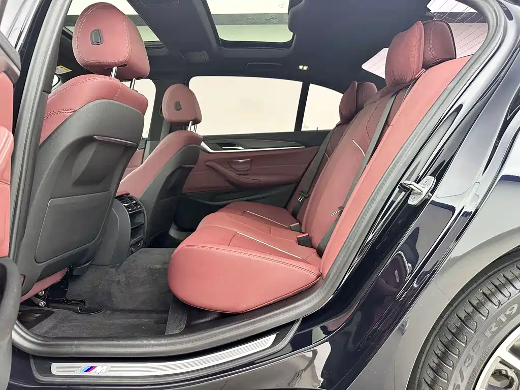 BMW 5 Series 2023 — фото 12