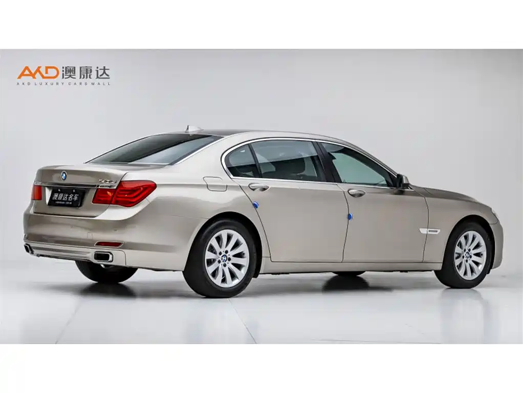 BMW 7 Series 2011 — фото 3