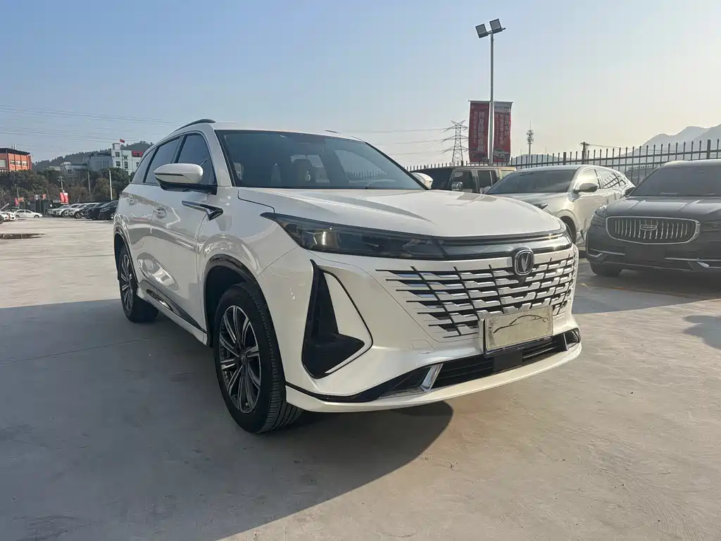 Changan CS75 PLUS 2024 — фото 3