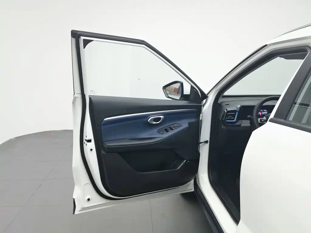 GAC Trumpchi GS3 2025 — фото 8