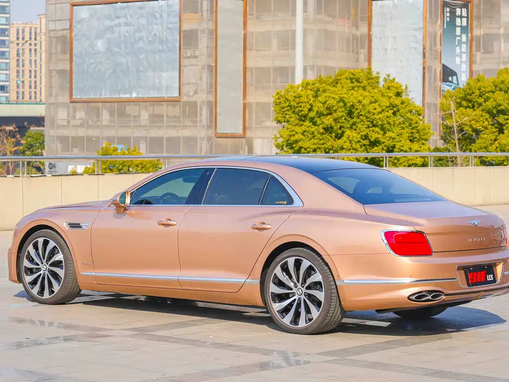 Bentley Flying Spur 2023 — фото 5