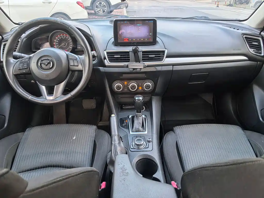 Mazda 3 Axela 2015 — фото 9