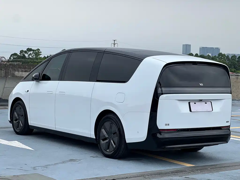 Li Auto Li MEGA 2025