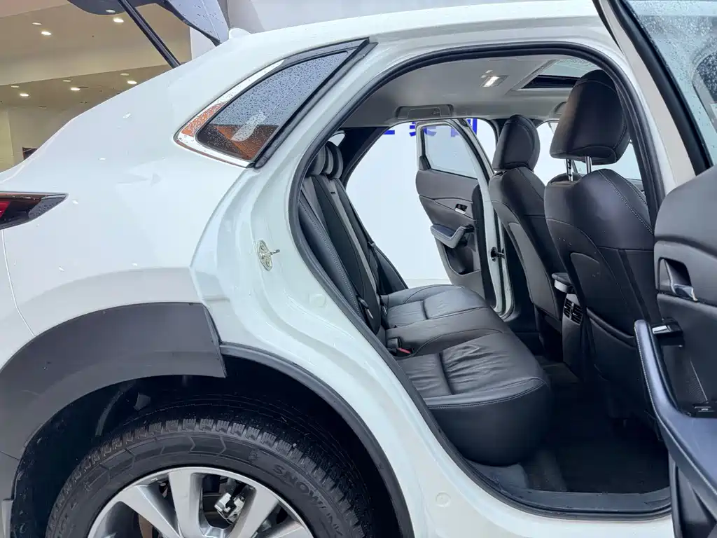 Mazda CX-30 2023 — фото 18