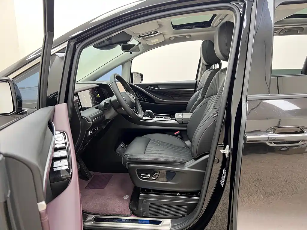 GAC Motor Trumpchi M8 2024 — фото 16
