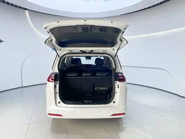 GAC Trumpchi M6 2023