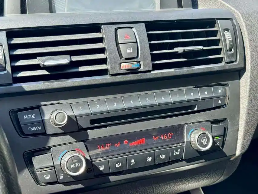 BMW 1 Series 2014 — фото 16