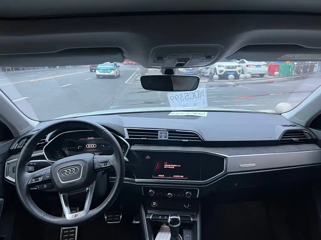 Audi Q3 Sportback 2023 — фото 6